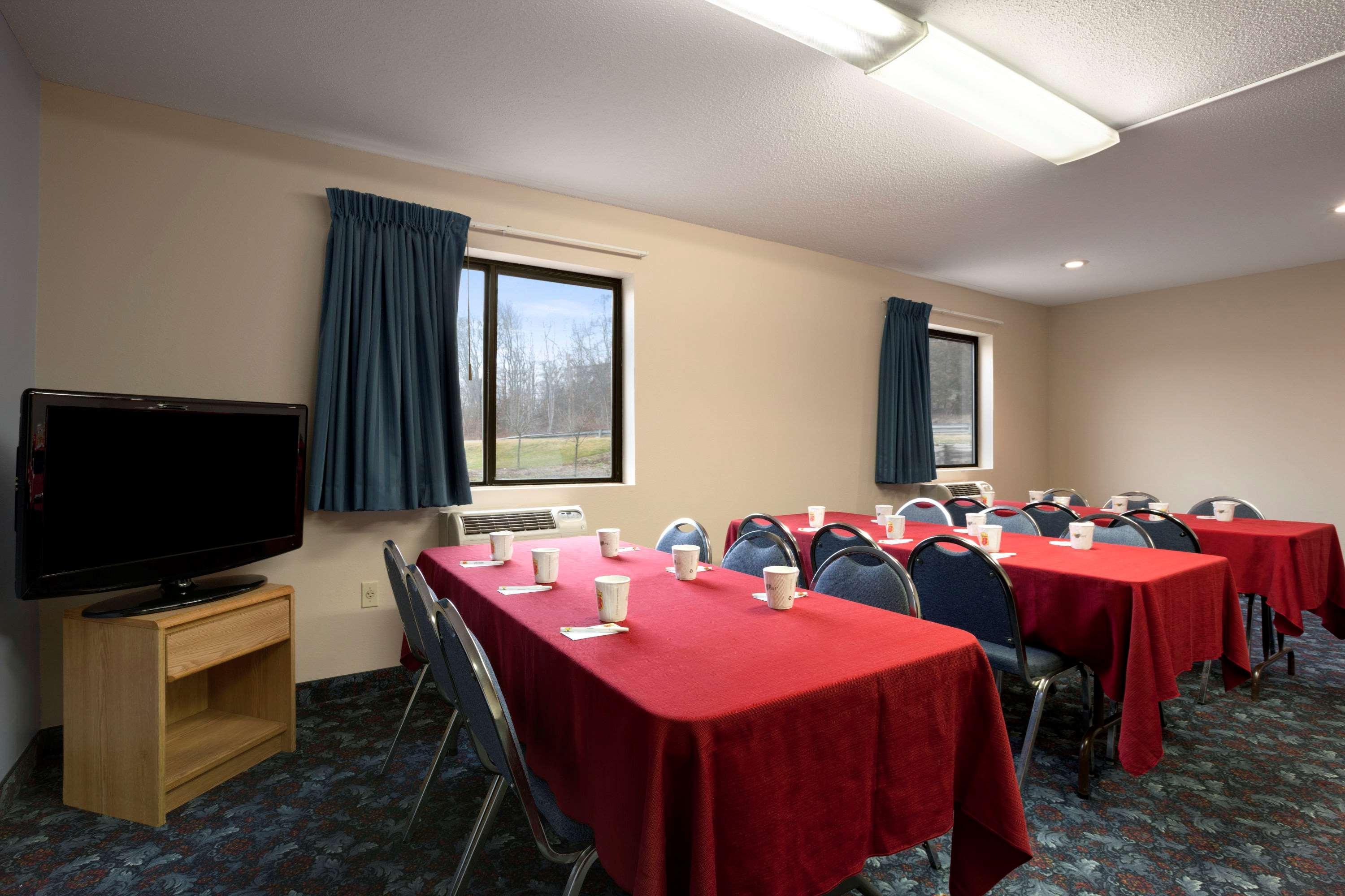 Super 8 By Wyndham Cromwell/Middletown Hotel Exterior foto
