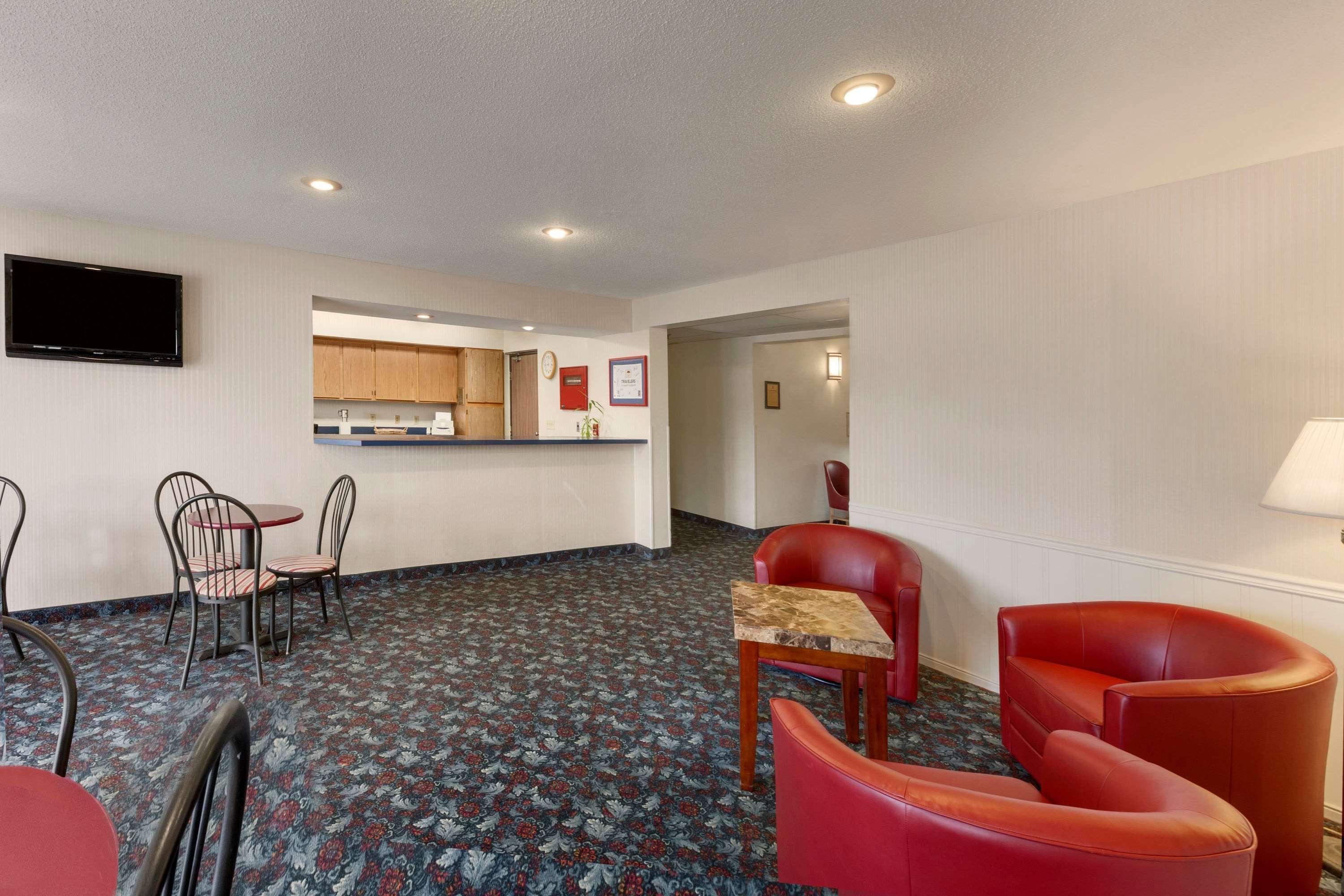 Super 8 By Wyndham Cromwell/Middletown Hotel Exterior foto